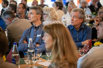 gallery UUID: 6adff201-f167-6322-3362aa0dd51dd9f2